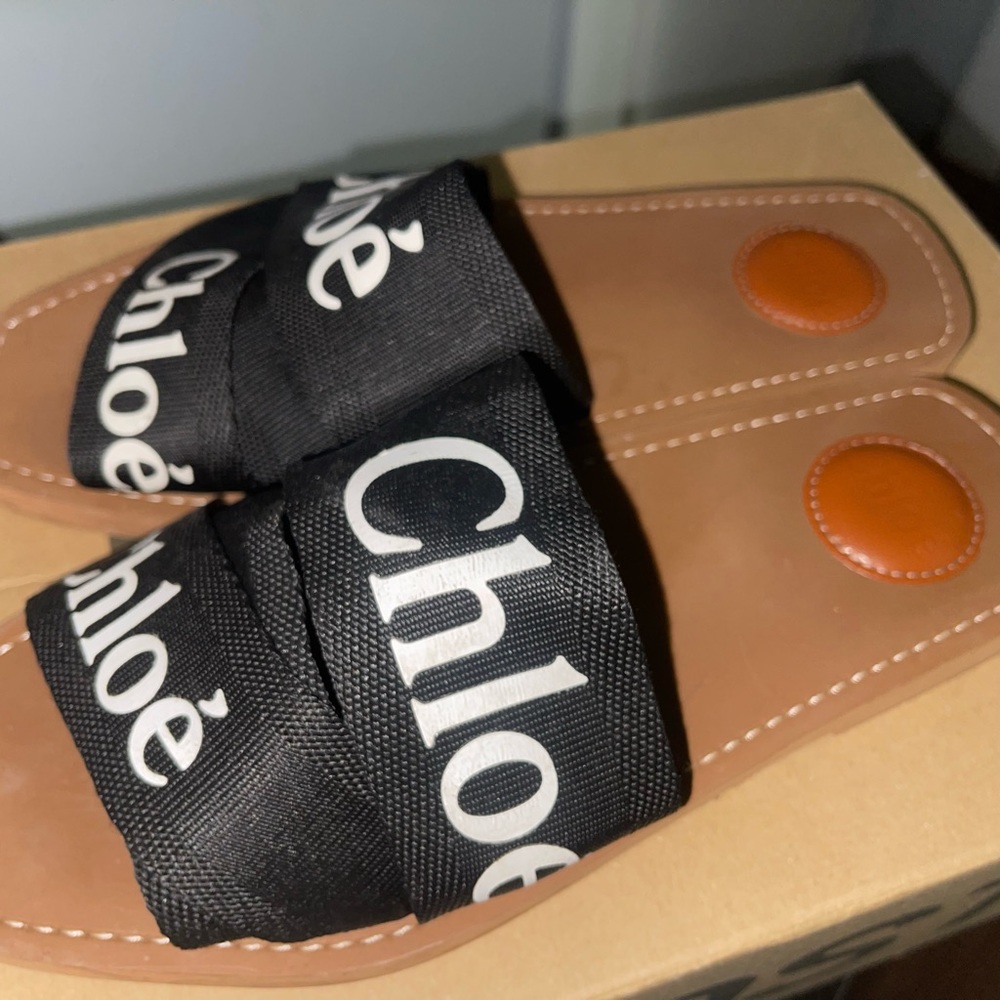 Chloe logo flat ribbon Sandals